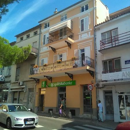 Apartment Sandra 2+2 *** Crikvenica Exterior photo